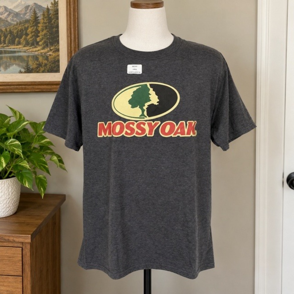 Mossy Oak Mens Large T Shirt Charcoal Gray Tree Logo Hunting Outdoor NWOT